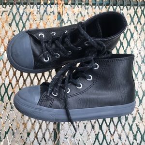 Black leather converse